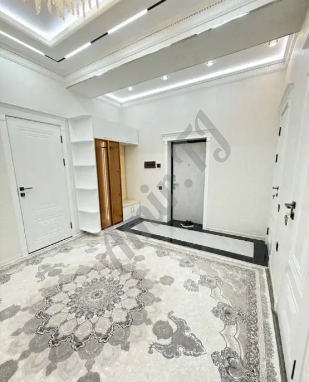 Квартира 3 комнаты, 2 этаж, 83 м², 14 мкр.